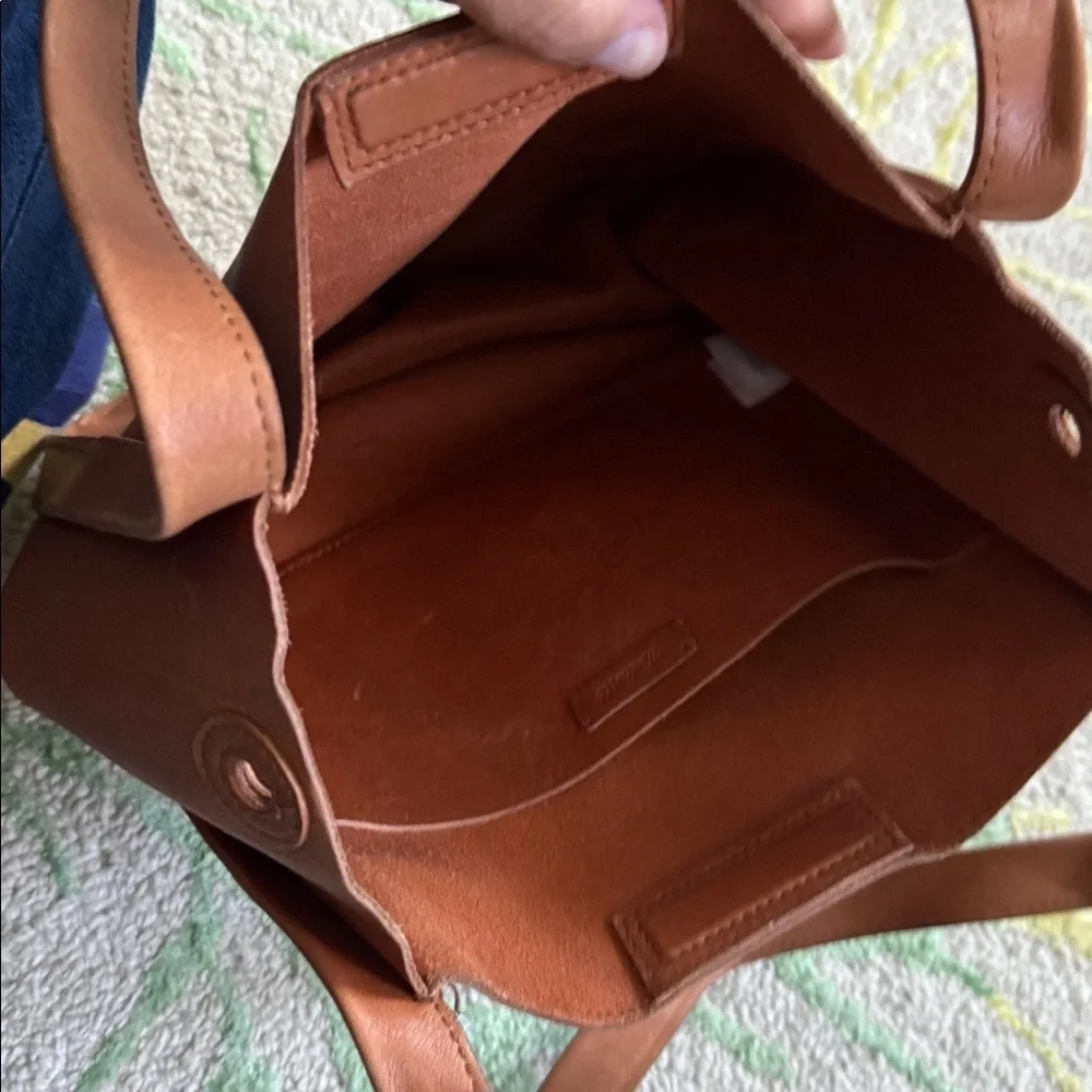 Madewell The Sydney Crossbody Bag caramel leather magnetic closure shoulder bag - Picture 6 of 11